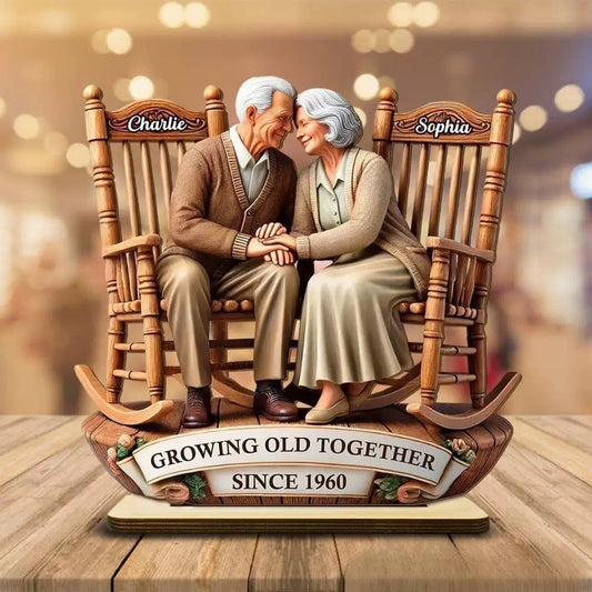 Nejlepší dárek pro seniory v roce 2025 – dřevěná soška jako symbol lásky a věrnosti