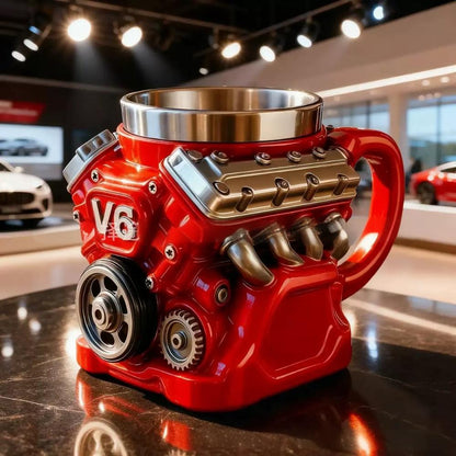 Nejlepší hrnek s motivem motoru! Stejně silný jako on – odolný, statečný a připravený čelit jakékoli výzvě! Věnováno těm, kteří jedou na odhodlání, ocelové vůli a kávě.