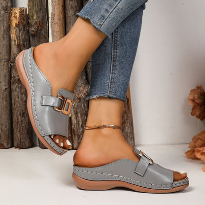 Les meilleures sandales orthopédiques pour femmes, alliant confort absolu et style, idéales pour un usage quotidien