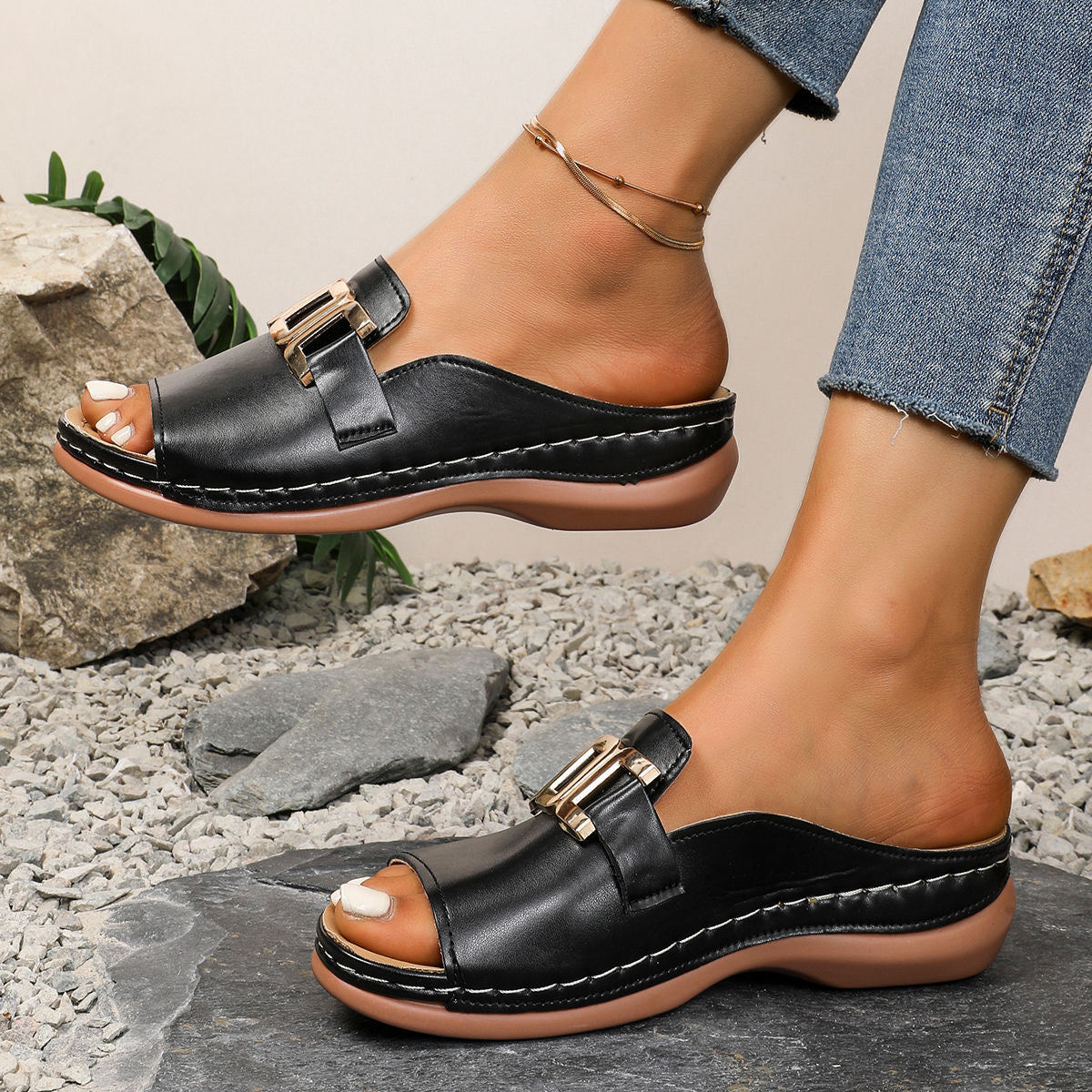 Les meilleures sandales orthopédiques pour femmes, alliant confort absolu et style, idéales pour un usage quotidien